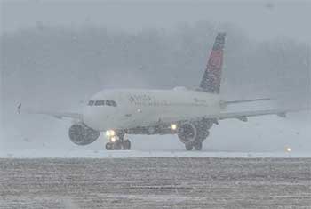 Winter weather in US Northeast leads to thousands of flight delays, cancellations