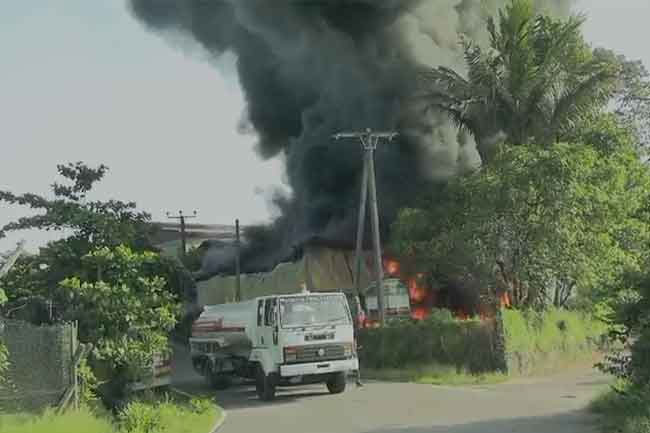 Fire breaks out at rubber factory in Horana