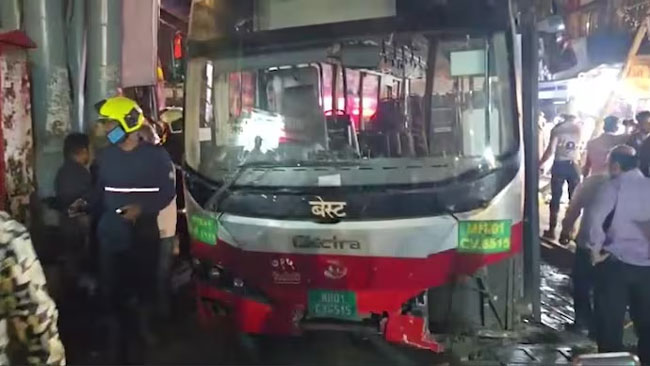 4 dead, 9 injured after bus hits pedestrians in Mumbai�s Bhandup