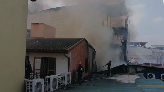 Colombo-Kandy road temporarily closed for traffic at Kiribathgoda