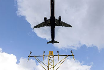 Moscow airports shut over Ukrainian drone threat 