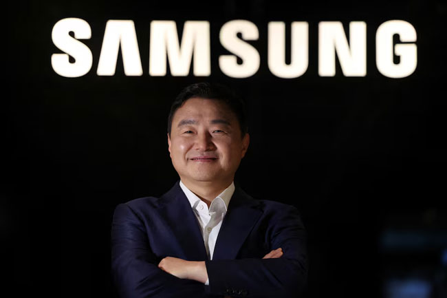 Samsung to double AI mobile devices to 800 million units this year