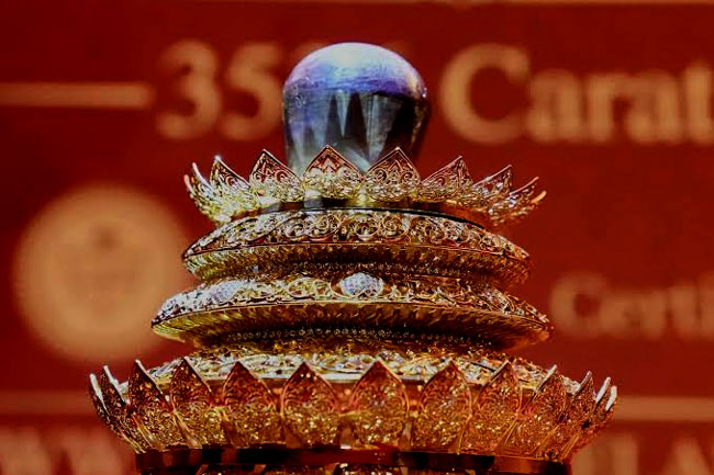 Rare purple star sapphire, claimed to be biggest of its kind, unveiled in Sri Lanka