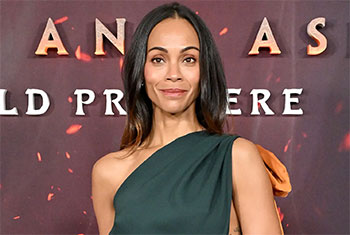 Zoe Salda�a dethrones Scarlett Johansson as highest-grossing actor of all time