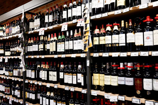 Trump threatens 200% tariffs on French wines to get Macron to join �Board of Peace�