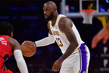 LeBron James snubbed as NBA All-Star starter for first time since 2004