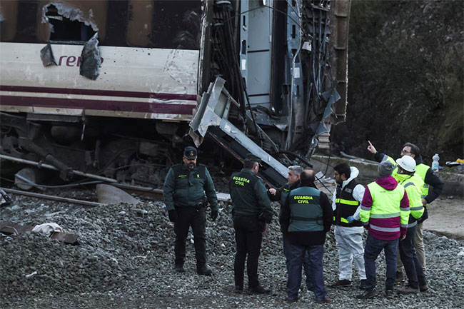 Spain begins 3 days of mourning for deadly train wreck while death toll ticks up to 41