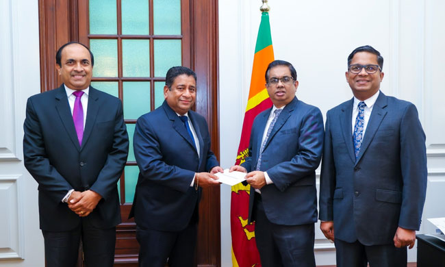 CSE donates Rs. 25 million to Rebuilding Sri Lanka  Fund