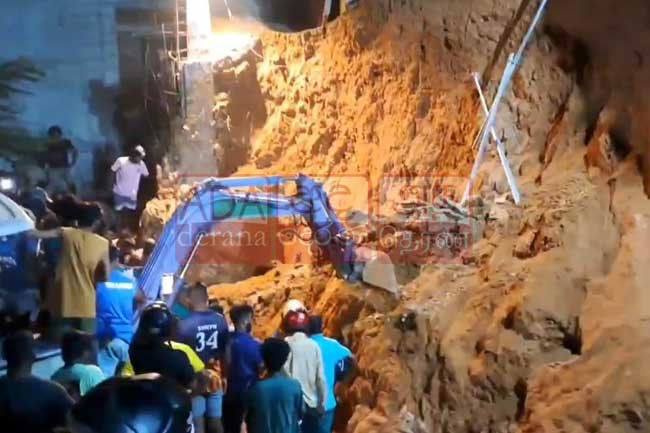 Three dead after abutment wall collapses in Ahangama