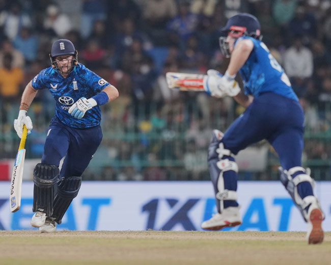 England beat Sri Lanka, level ODI series 1-1