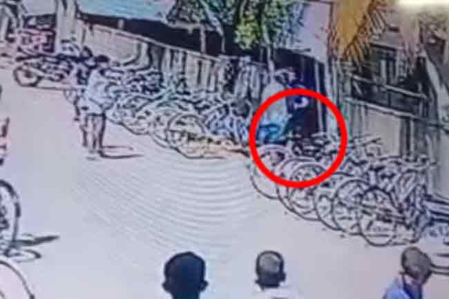 Violent attack on school teacher in Oddamavadi caught on CCTV camera