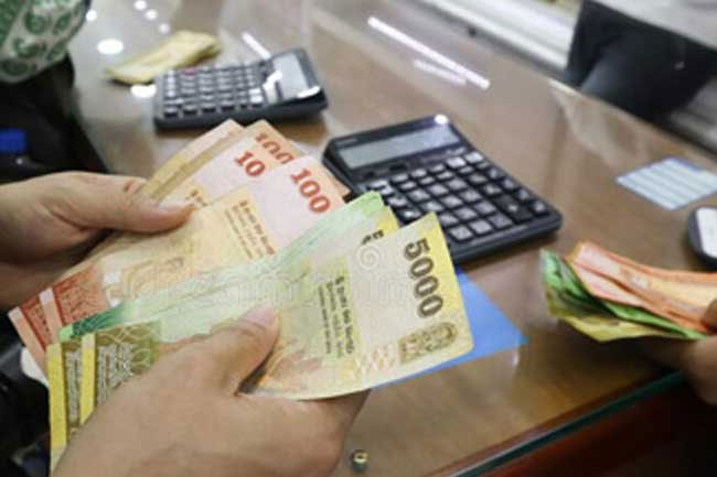 Official allegedly misappropriates �Aswesuma� allowance; investigations launched