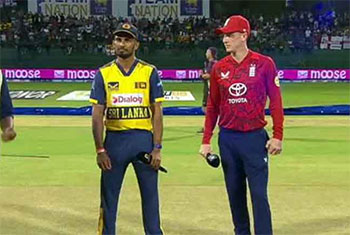 England opt to bowl as first T20I reduced to 17 overs