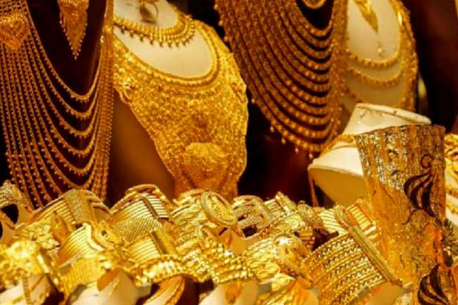 Gold prices drop by Rs. 12,000