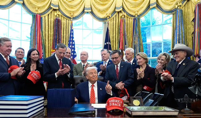 Donald Trump signs bill to end partial US government shutdown