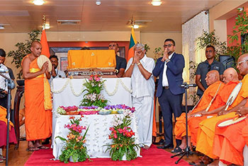 Exposition of sacred Devnimori relics begins at Gangaramaya 