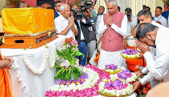 Exposition of sacred Devnimori relics begins at Gangaramaya 