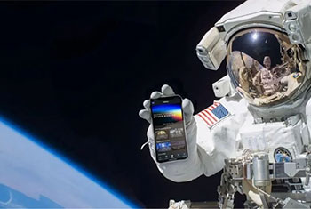 NASA will finally let astronauts take smartphones to the Moon