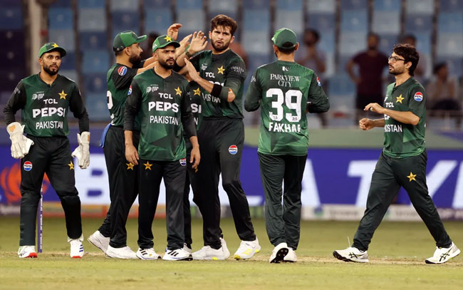 T20 World Cup opener: Pakistan need 148 to win