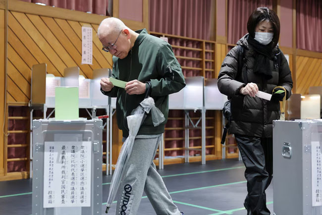 Japan votes in test for PM Takaichi as snow weighs on turnout