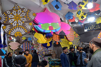 Kite flying festival returns to Pakistan�s Lahore after 19-year ban