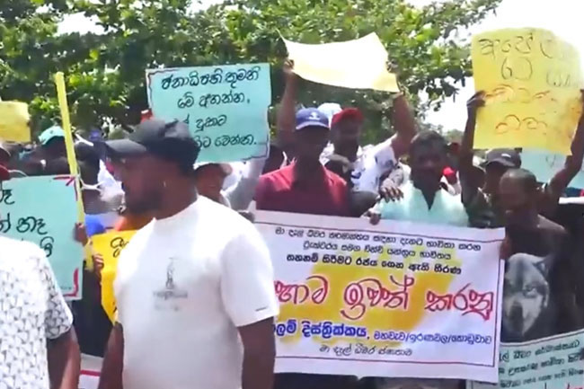 Fishermen end �Satyagraha� over seine fishing ban after talks with President