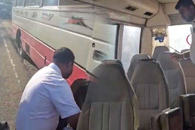 Police inspection in Tissamaharama: 23 school buses and 3 vans deemed unfit for road use