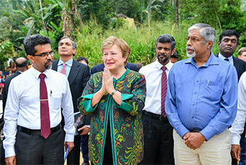 IMF Chief visits cyclone-affected areas�