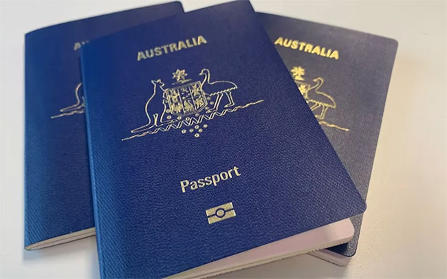 Australia bans citizen trying to return from IS camp in Syria