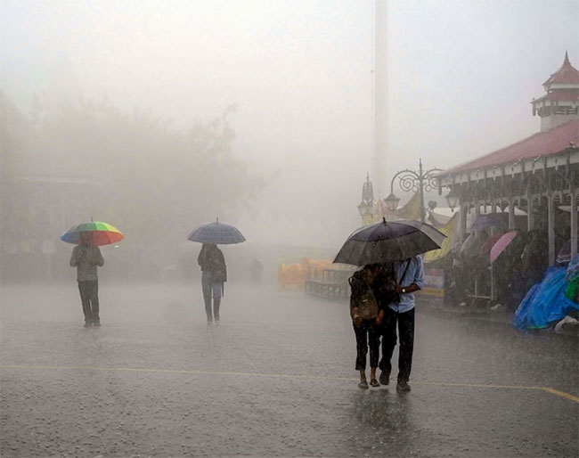 Heavy rainfall above 100 mm expected in parts of the island today