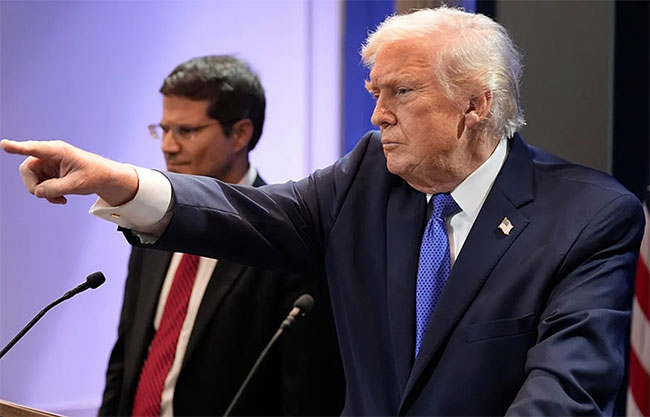 Trump brings in new 10% tariff as Supreme Court rejects his global import taxes