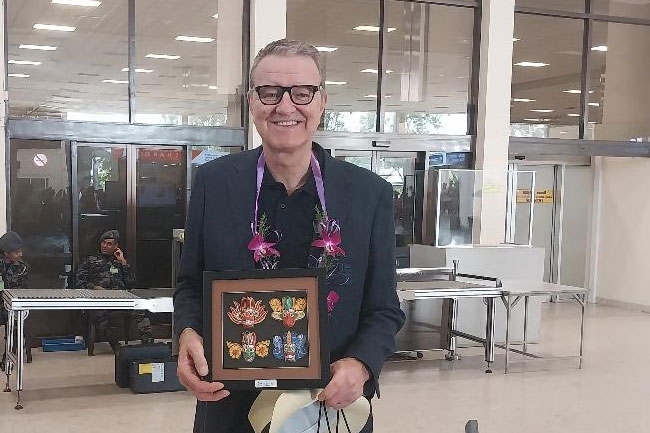 Chairman of England and Wales Cricket Board arrives in Sri Lanka 