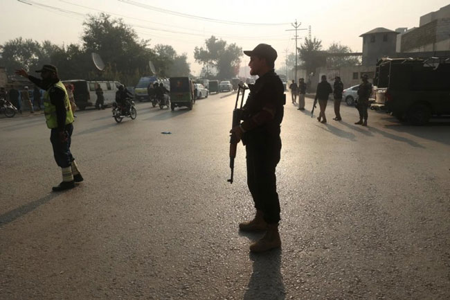Gunmen kill five police officers in northwest Pakistan near Afghan border