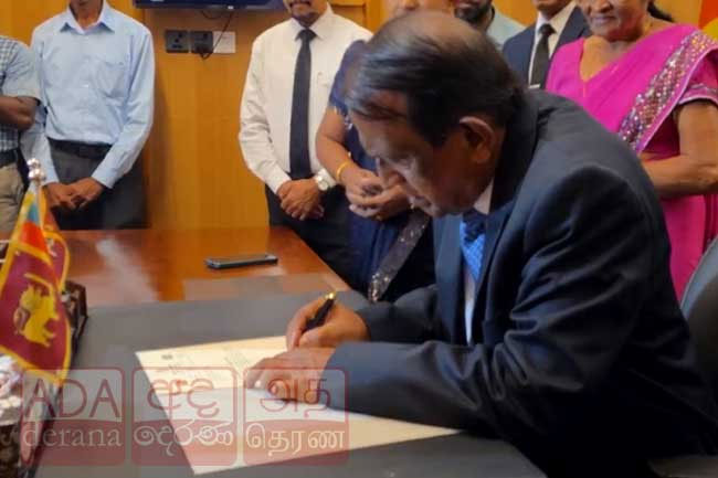 Prof. Susiripala Manawadu assumes duties as new Governor of Southern Province