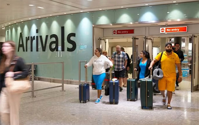 UK to enforce travel permit requirement on foreign visitors