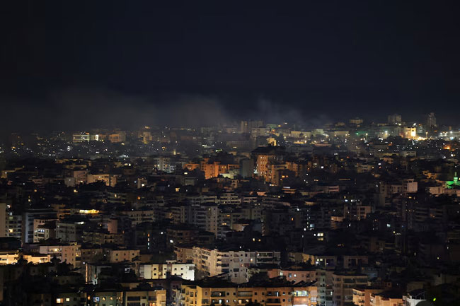 Israel strikes Beirut s southern suburbs after Hezbollah attacks