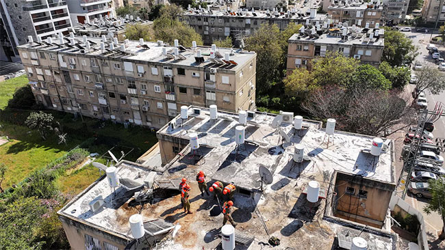 Israeli military says Iranian missiles hit central Israel