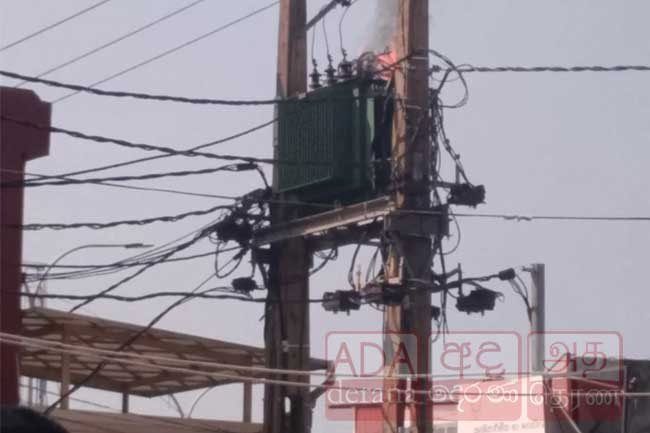 Fire breaks out at transformer in front of Kalutara District Secretariat