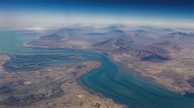 UAE tugboat sank in Strait of Hormuz; 3 Indonesians missing