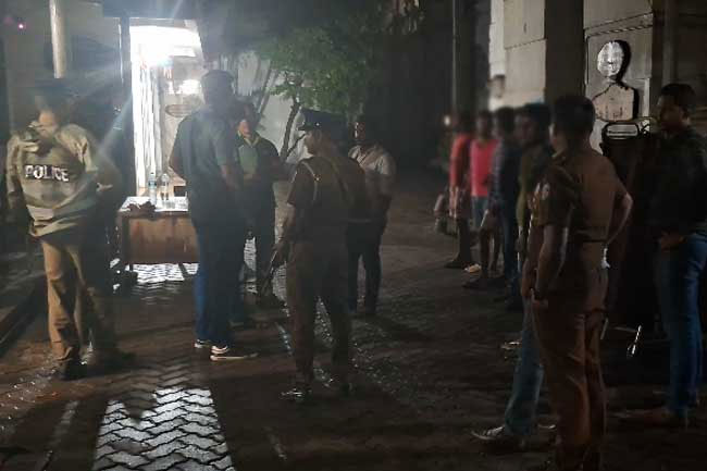 Ten suspects granted 7-day detention over southern sea drug and weapons haul