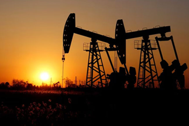 Oil jumps 4% as strikes continue