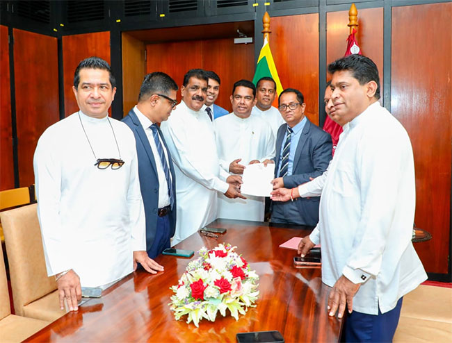 No-confidence motion against Energy Minister submitted to Speaker 