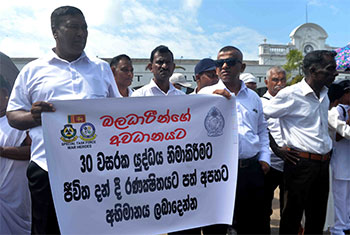 Disabled war heroes stage protest� 