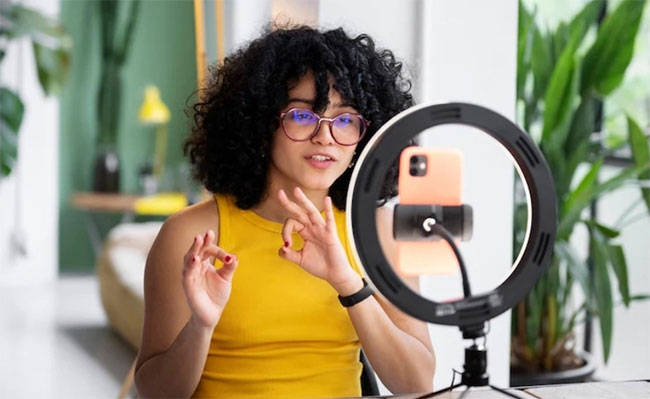 Facebook offering TikTok and YouTube creators $3,000 to post content