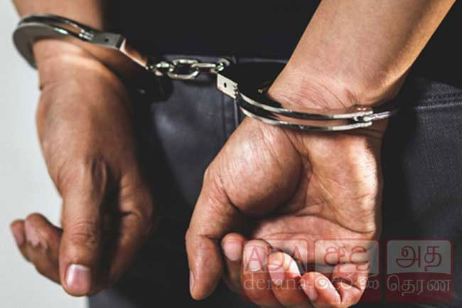 Suspended Sri Lanka Customs officer arrested by Bribery Commission
