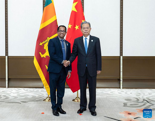 China�s top legislator meets Sri Lankan parliament speaker