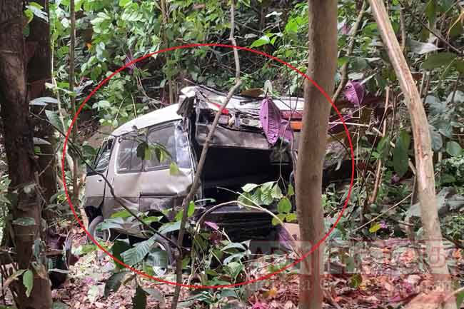 Five injured after van plunges into precipice near Gerandi Ella