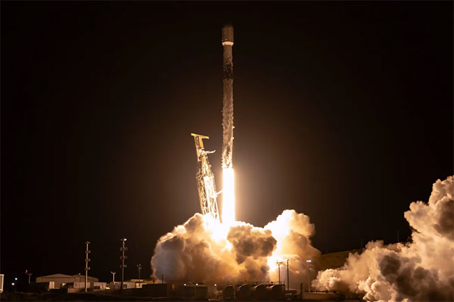 SpaceX reportedly files plans for massive IPO