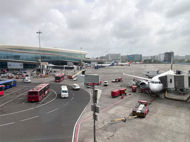 India orders major airports to cut some charges by 25%, in relief to airlines