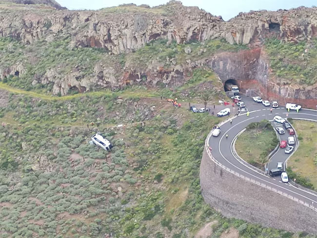 One dead, 27 injured as bus carrying British tourists crashes in Spain s La Gomera